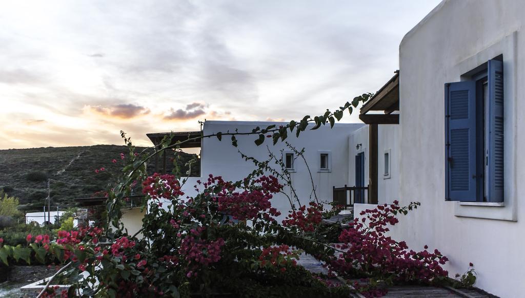 Andros Maisonettes Agios Petros  Exterior photo